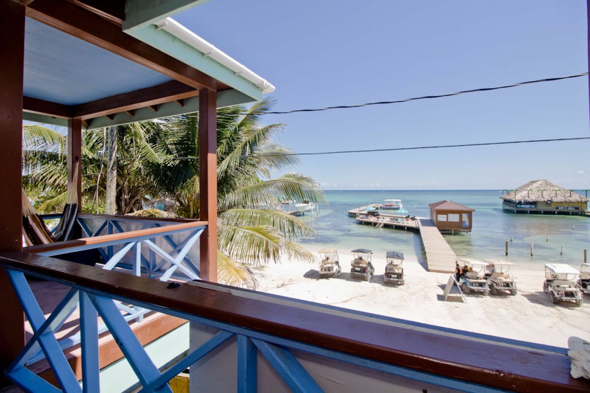 Sandbar Beachfront Hostel & Restaurant San Pedro  Exteriör bild